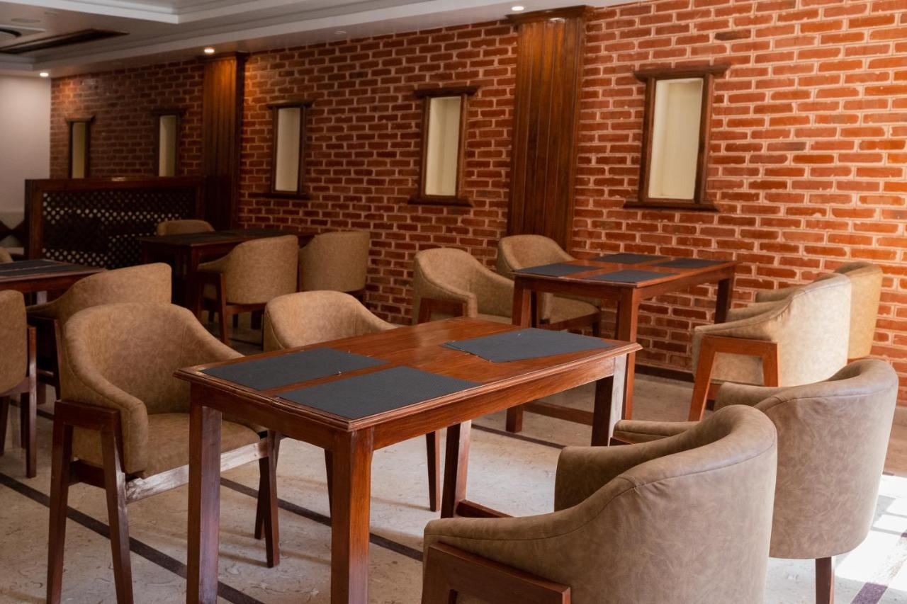 Hotel Kailash Kutee Katmandou Extérieur photo